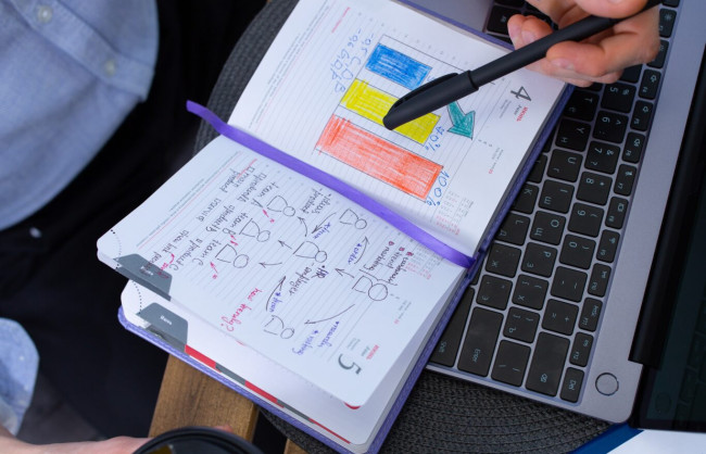 برنامج إدارة الأزمات والمخاطر